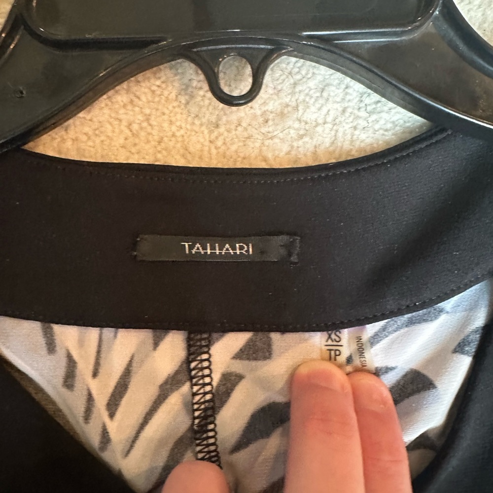 Tahari Blue Patterned Blouse - image 4